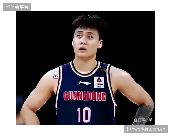 赵睿B类合同到期引发市场哄抢，缺乏核心后卫的球队均视其为后场指挥官的理想人选。